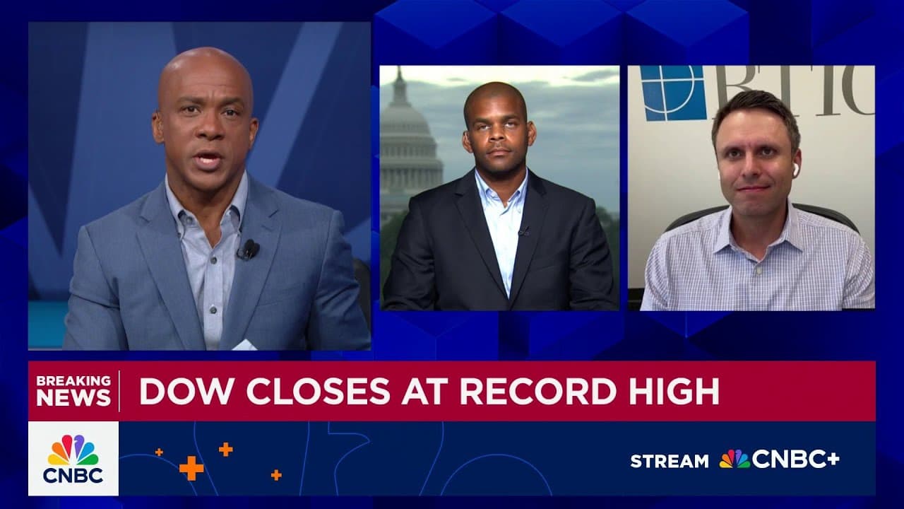 Dow notches new record close