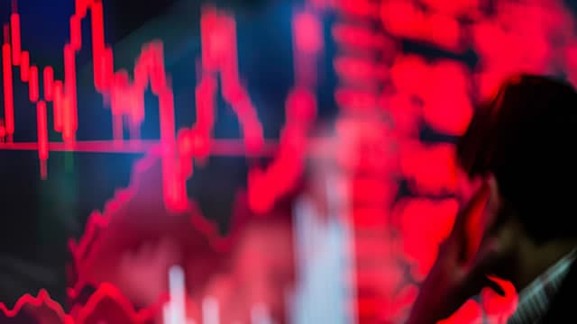 2 Reasons Why Stocks Could Crash Under Trump in 2026