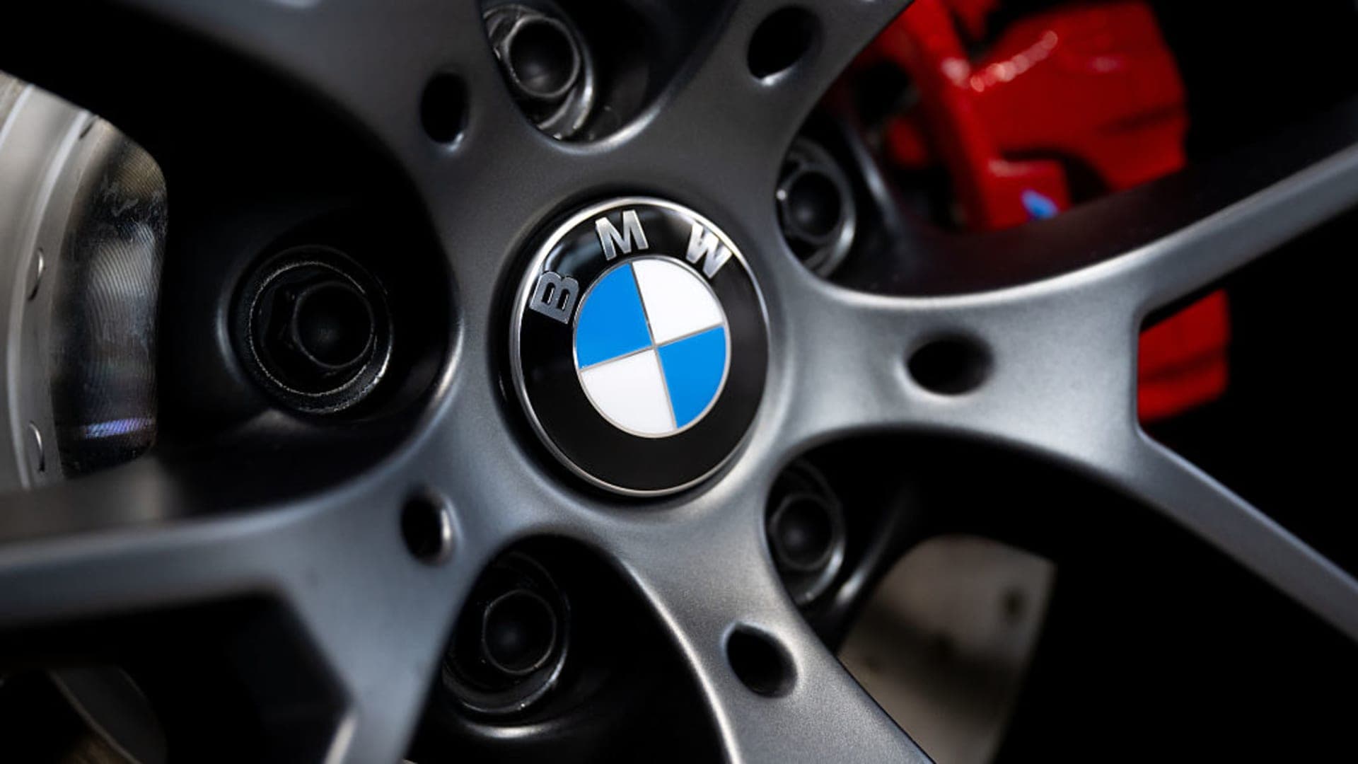 Auto giant shares tumble as European Union's new steel tariffs spark industry panic