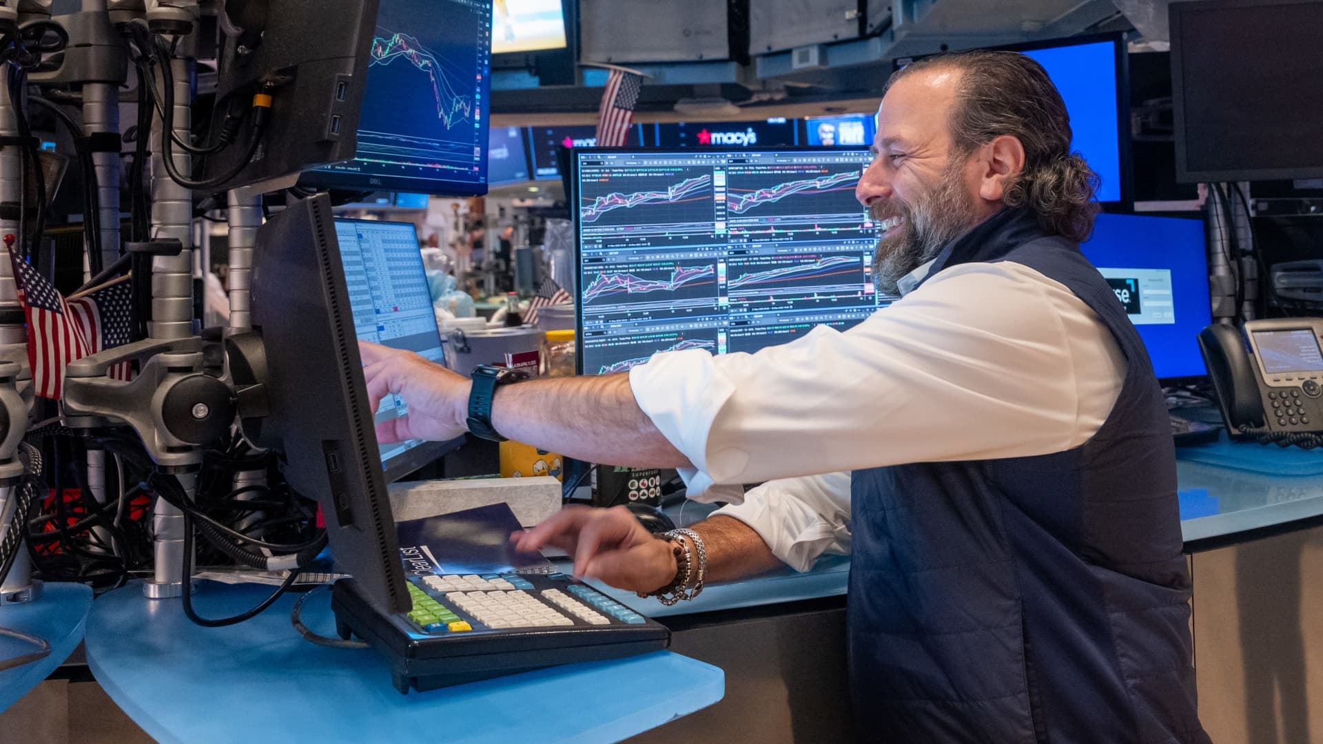 CNBC Daily Open: Thanksgiving cheer comes a day early for U.S. markets