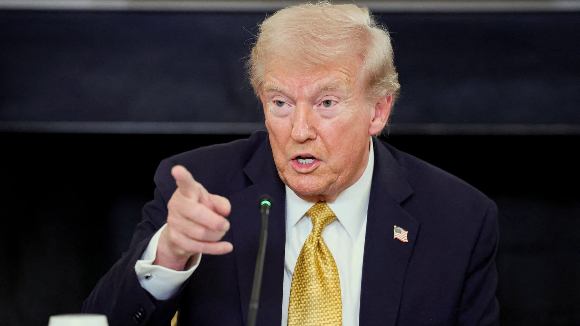 CNBC Daily Open: U.S.' 4-year economic plan, with a Trump twist?