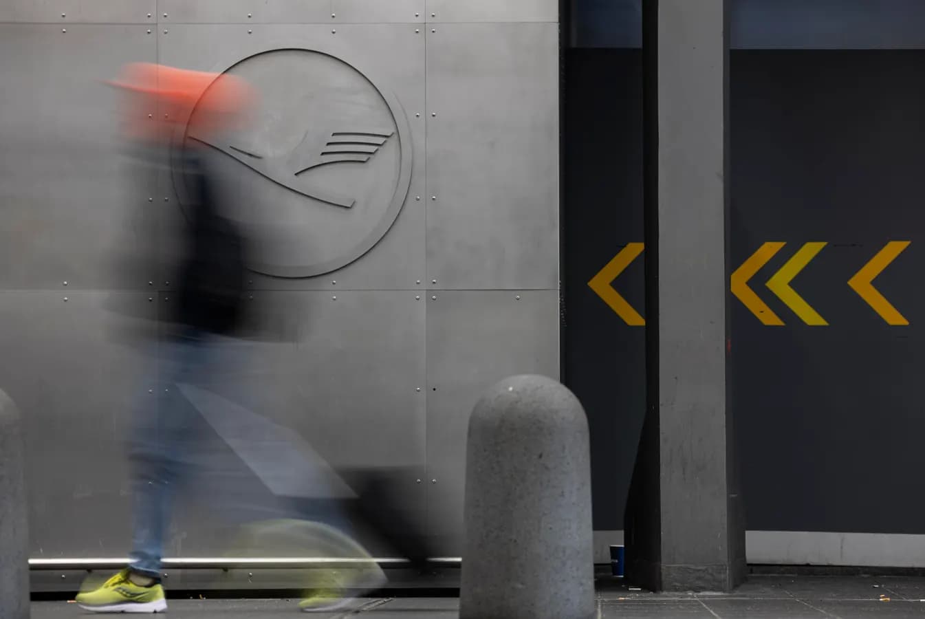 Lufthansa Bets Big On AI To Cut 4,000 Jobs