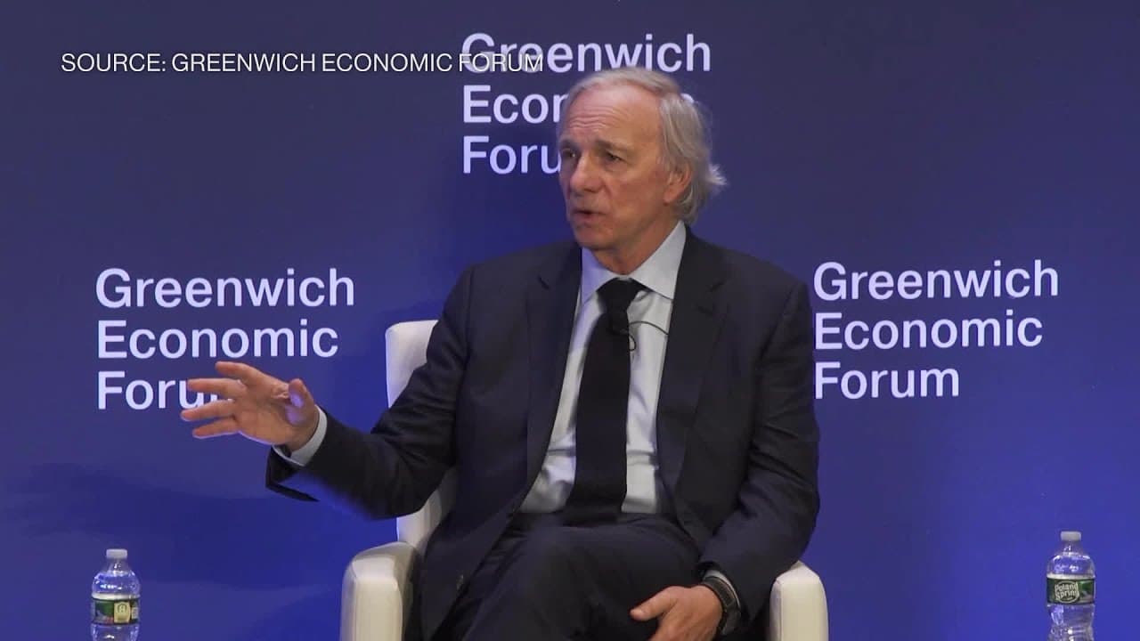 Ray Dalio Says the Picture on Cutting US Rates Is 'Slightly Mixed'