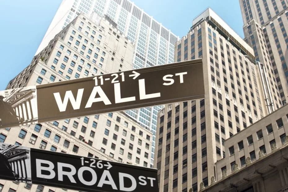 Top 2 Materials Stocks That Could Sink Your Portfolio This Quarter